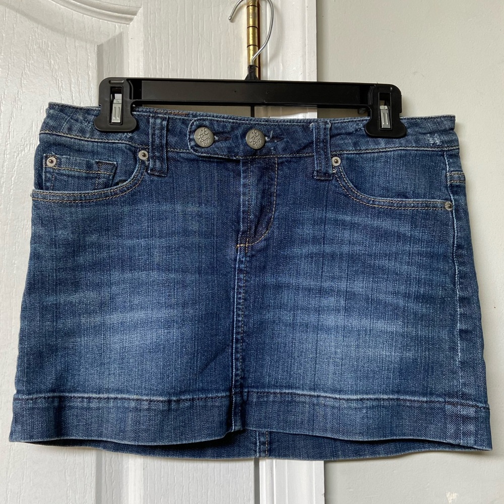 American Eagle outfitters jeans skirt size 6.